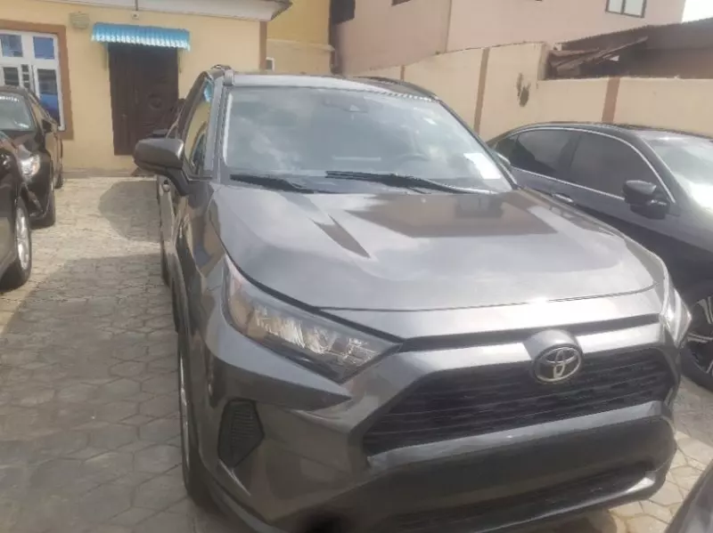 Toyota RAV 4   - 2021