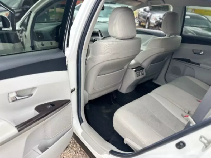 Toyota Venza   - 2012