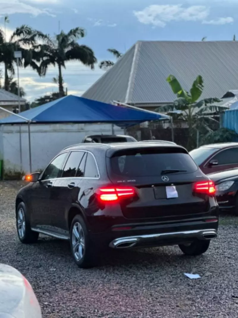 Mercedes-Benz GLC 300   - 2018