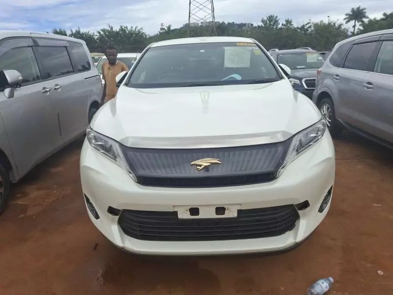 Toyota Harrier   - 2015