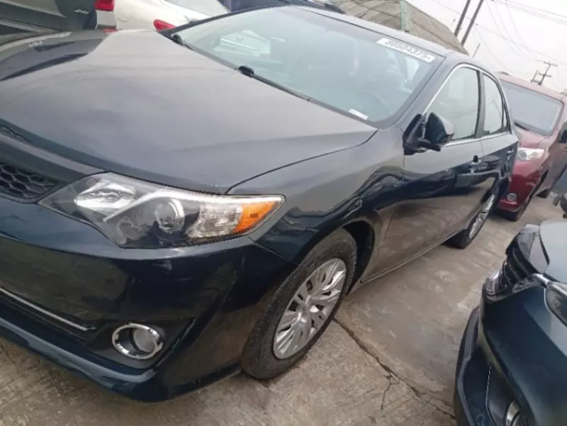 Toyota Camry   - 2012