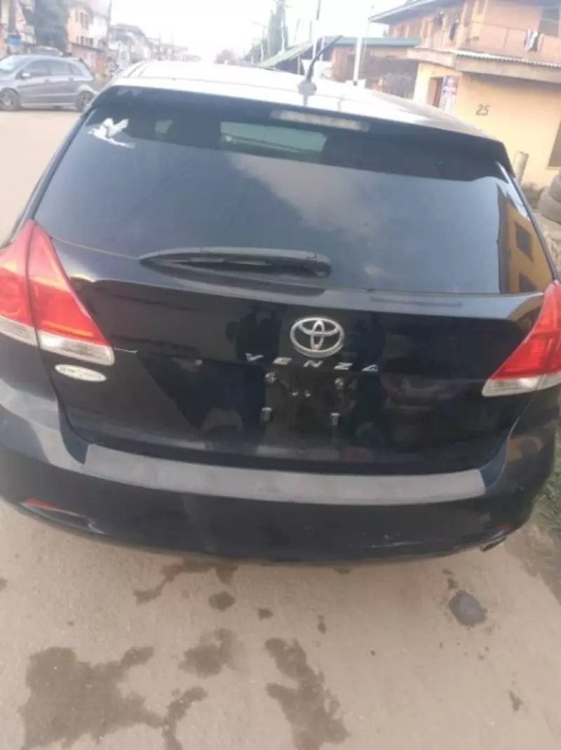 TOYOTA Venza   - 2011