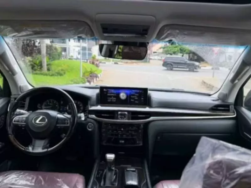 Lexus LX 570   - 2017