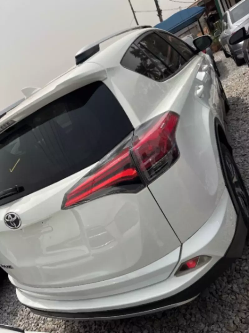 Toyota RAV 4   - 2016