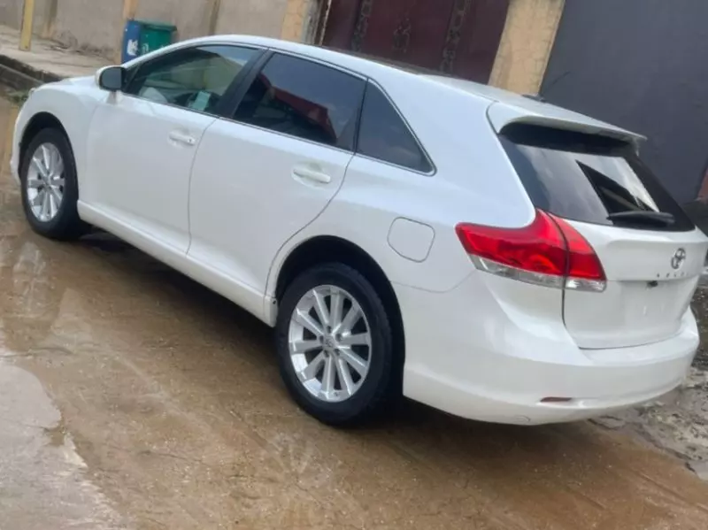 Toyota Venza   - 2011
