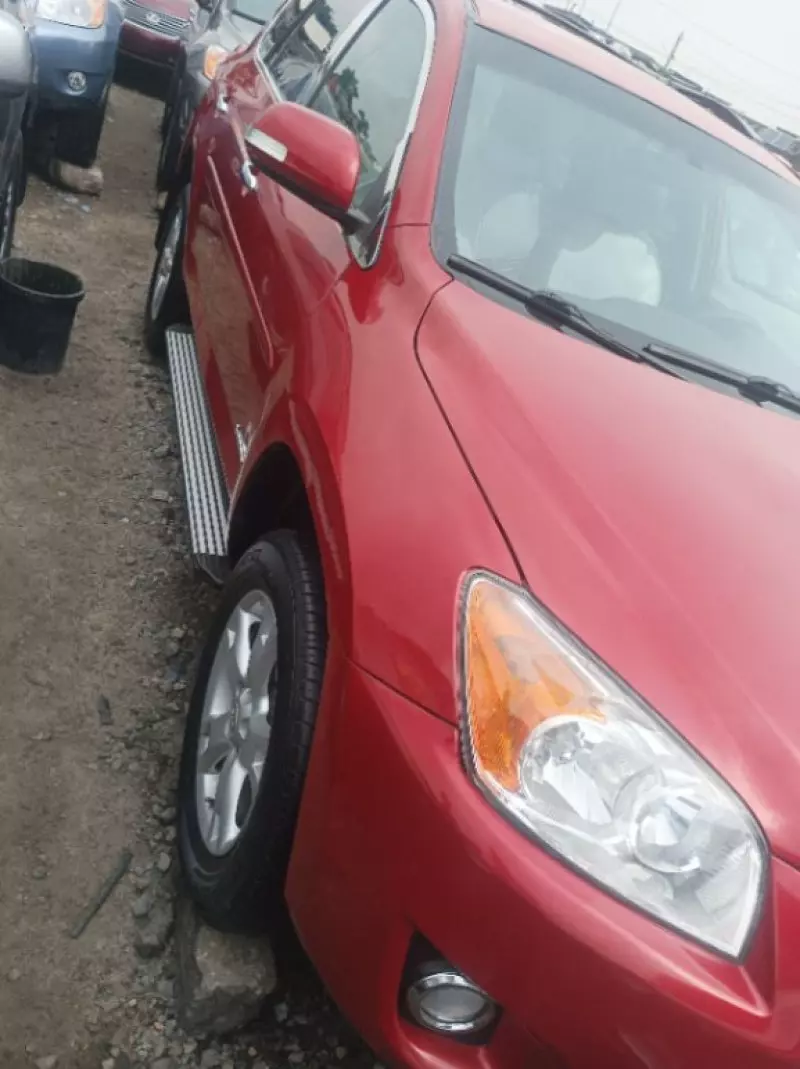Toyota RAV4   - 2010