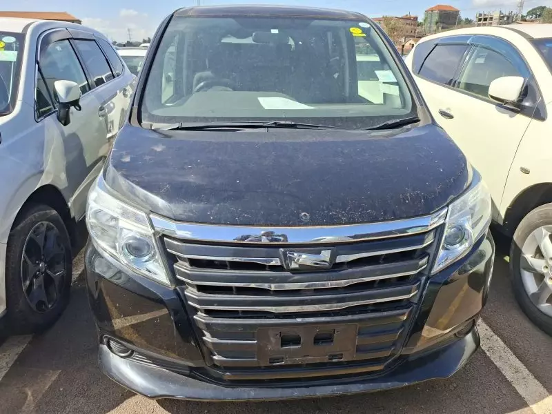 Toyota Noah Hybrid   - 2016