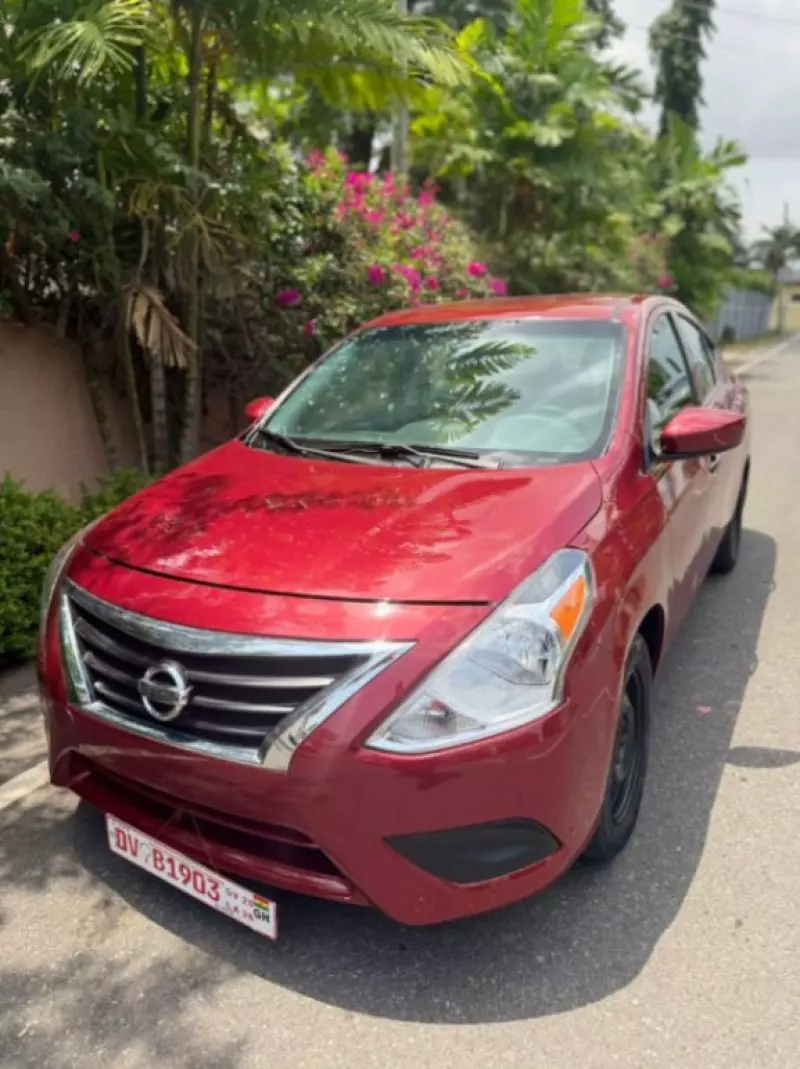 Nissan Versa   - 2019