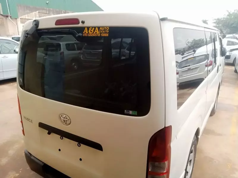 Toyota Hiace - 2013