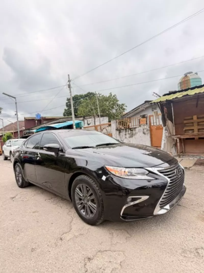 Lexus ES   - 2013