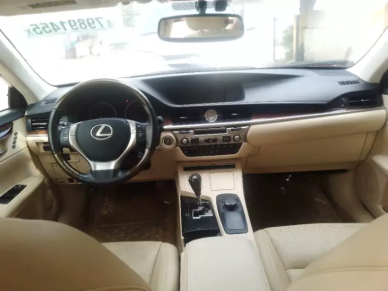 Lexus ES   - 2015