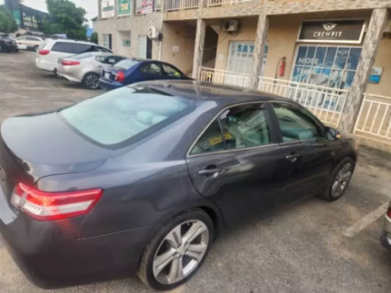 TOYOTA Camry   - 2010
