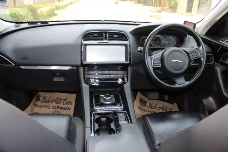 Jaguar F-Pace   - 2017