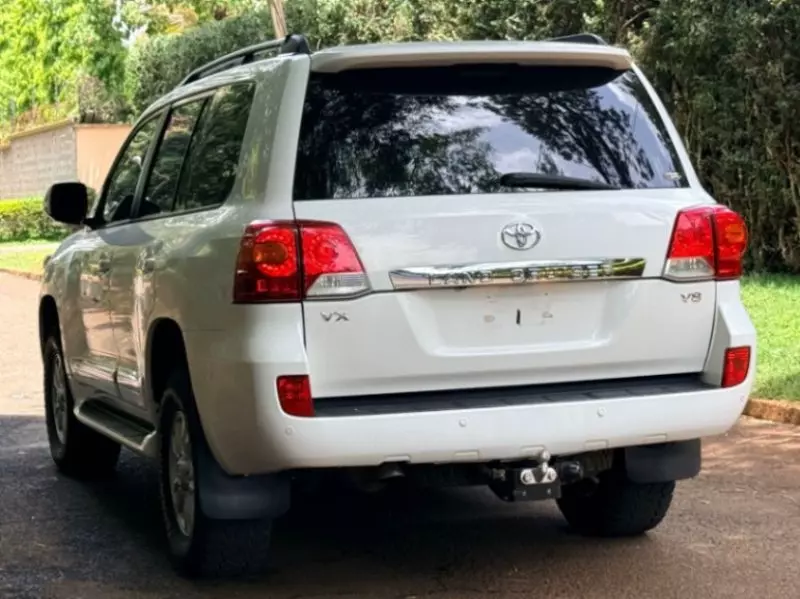 Toyota Land Cruiser VX   - 2015