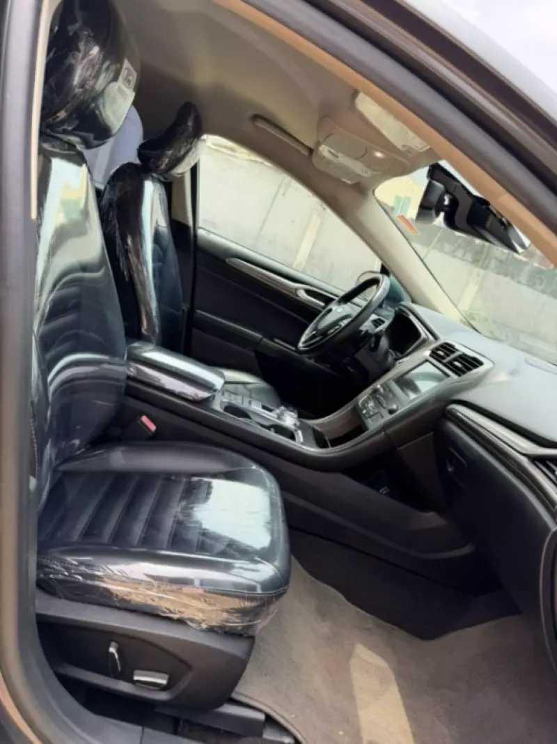 Ford Fusion   - 2019