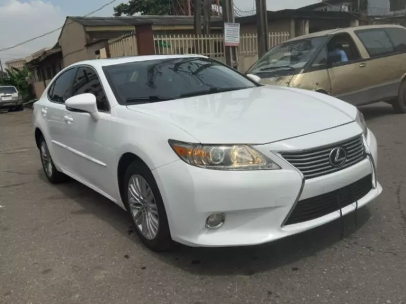 Lexus ES   - 2013