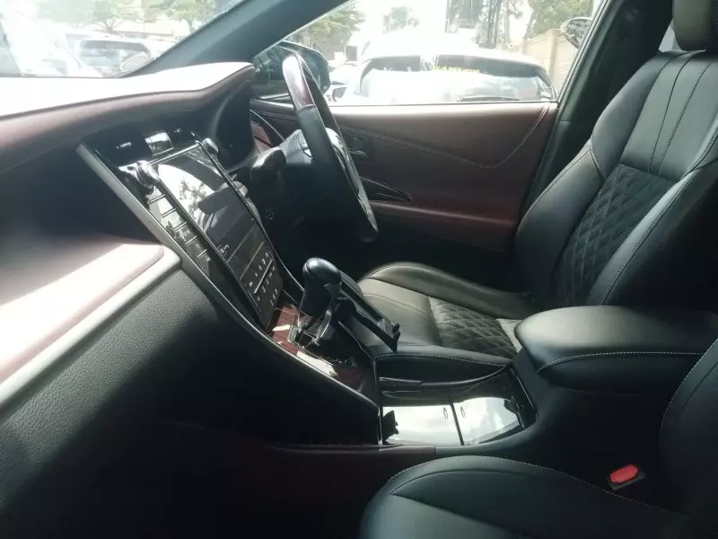 TOYOTA Harrier   - 2017