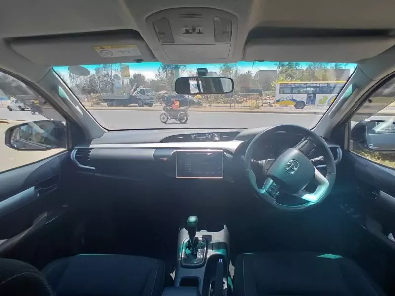 TOYOTA Hilux Revo    - 2020