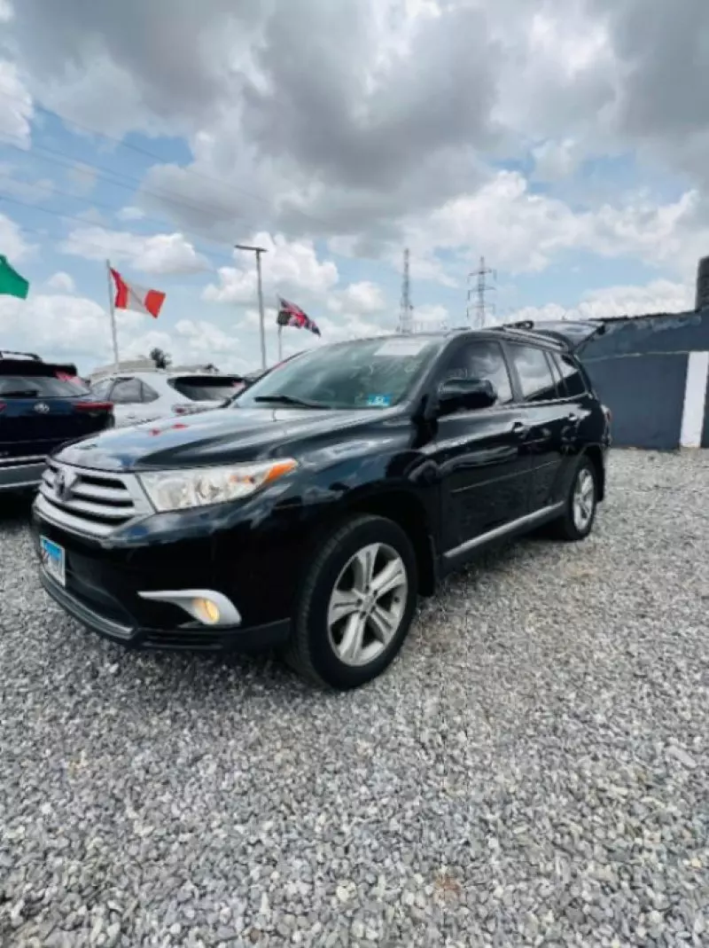 Toyota Highlander   - 2012