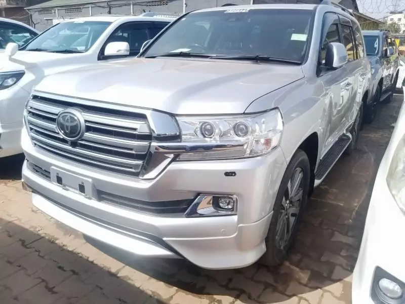 Toyota Landcruiser V8 - 2016