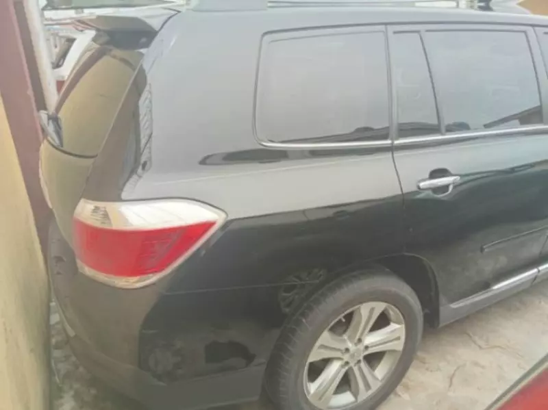 Toyota Highlander   - 2011