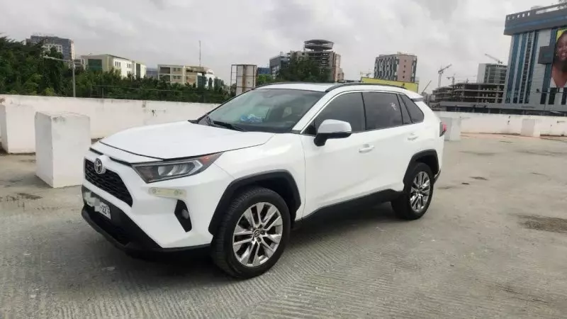 Toyota RAV4   - 2019