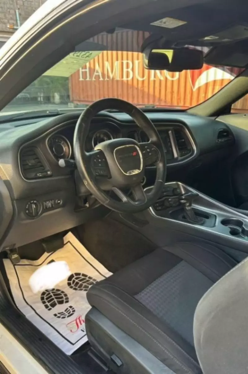 Dodge Challenger - 2015