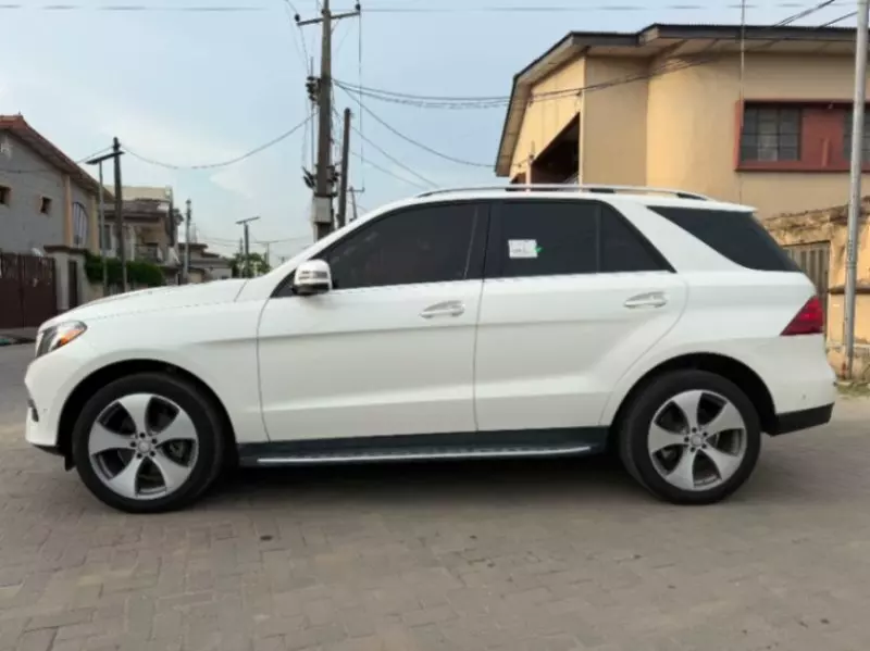 Mercedes-Benz GLE 350   - 2017