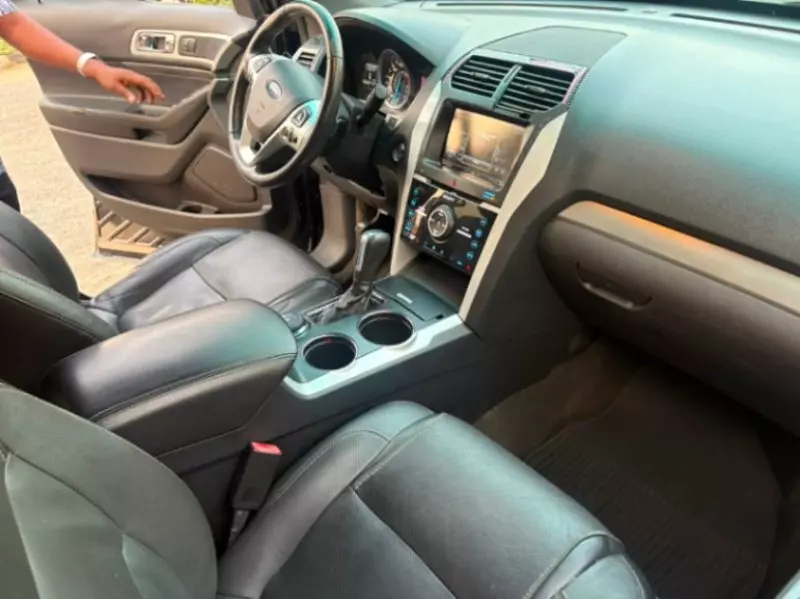 Ford Explorer   - 2014