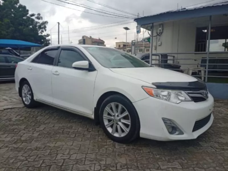 TOYOTA Camry   - 2013
