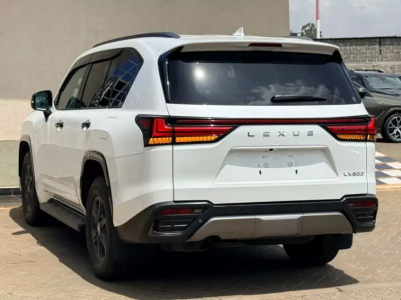 Lexus LX 600   - 2022