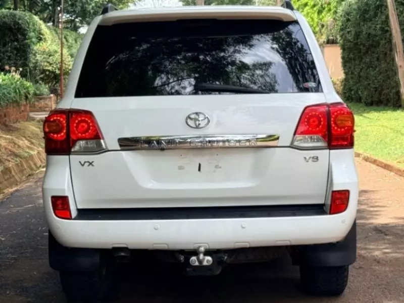 Toyota Land Cruiser VX   - 2015