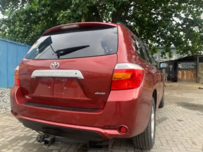 Toyota Highlander   - 2010