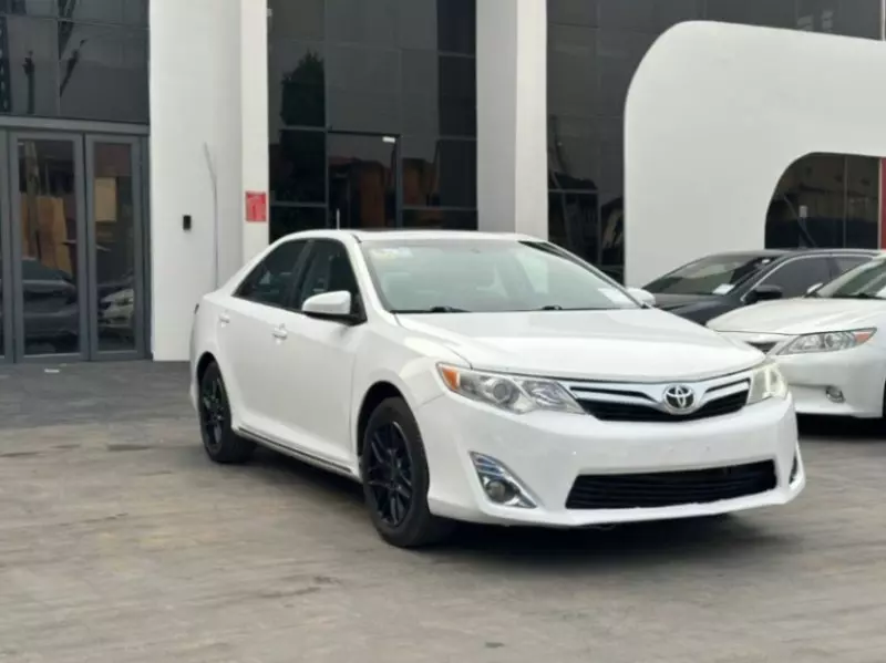 Toyota Camry   - 2014