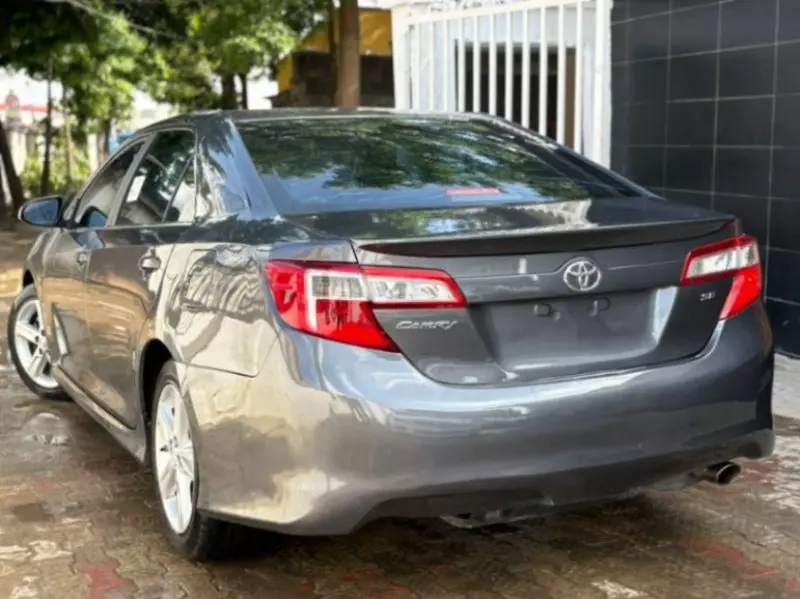 Toyota camry   - 2014
