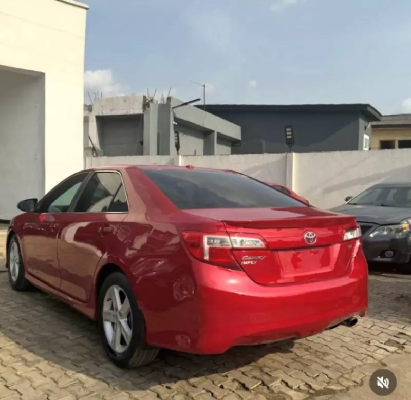 Toyota Camry   - 2014