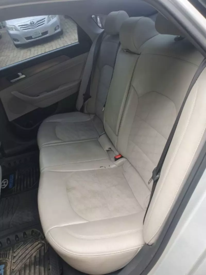 Hyundai Sonata   - 2015