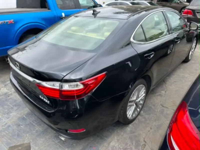 Lexus ES   - 2013