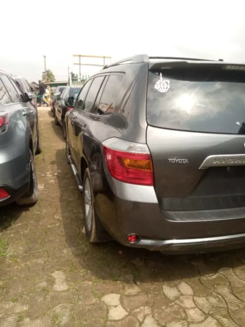 Toyota Highlander   - 2009