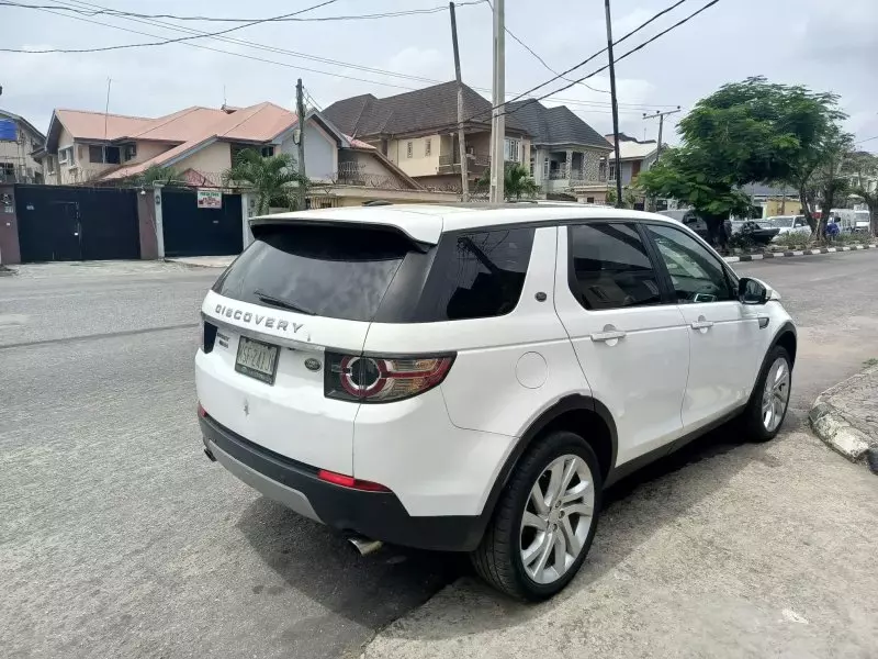 Land Rover Discovery Sport - 2015