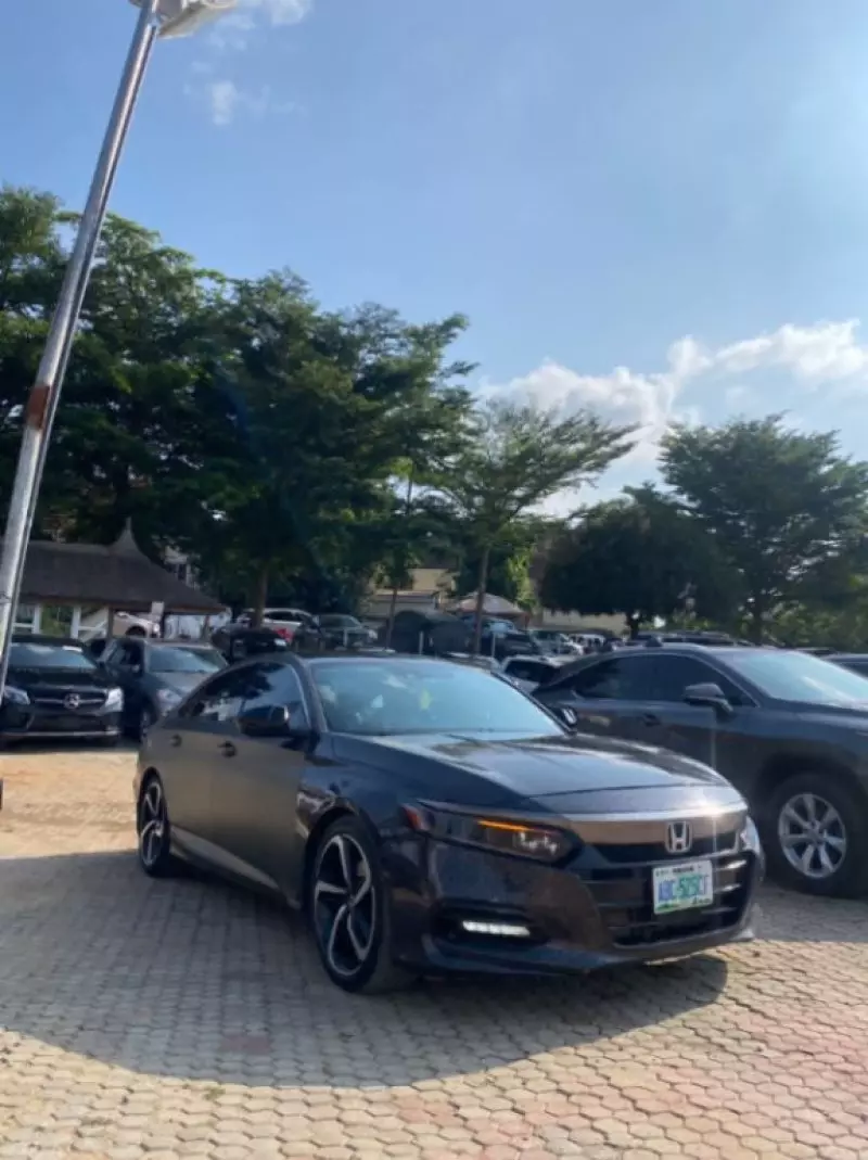 Honda Accord   - 2018