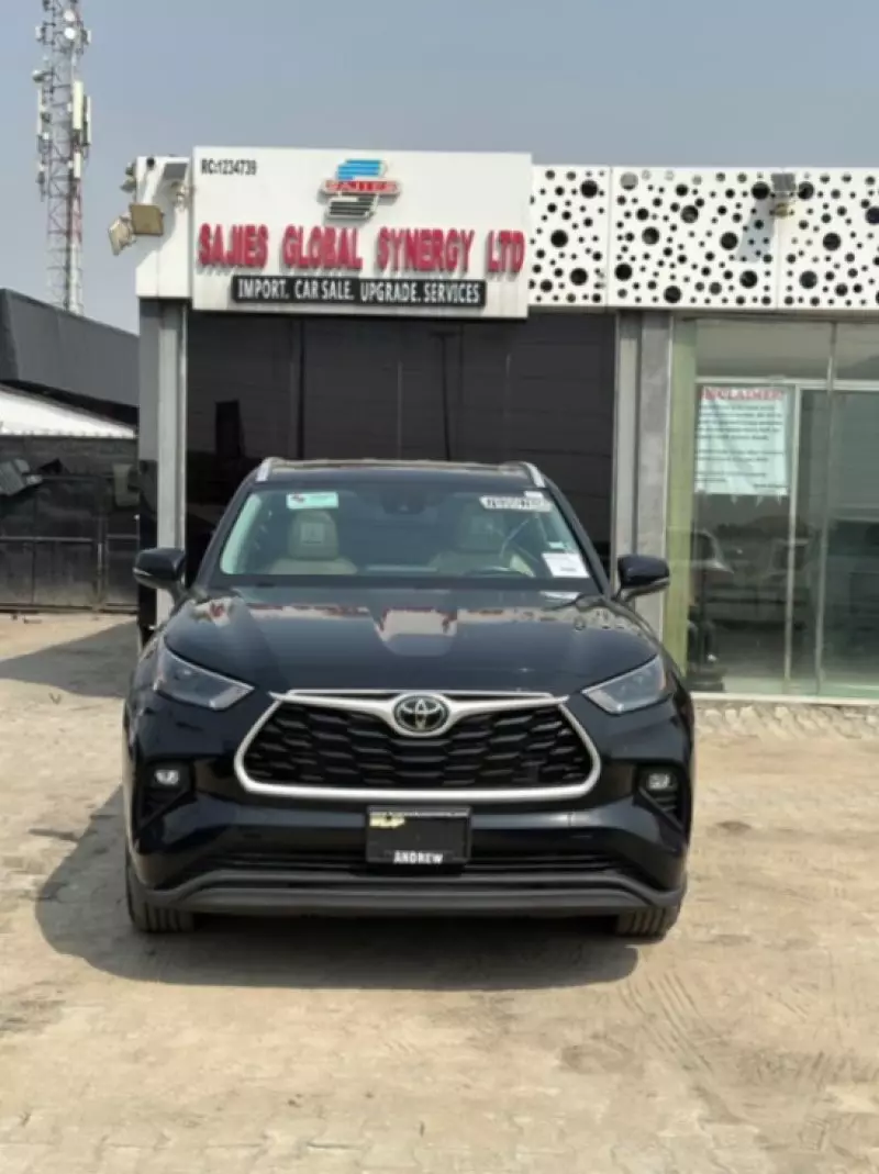 Toyota Highlander   - 2022