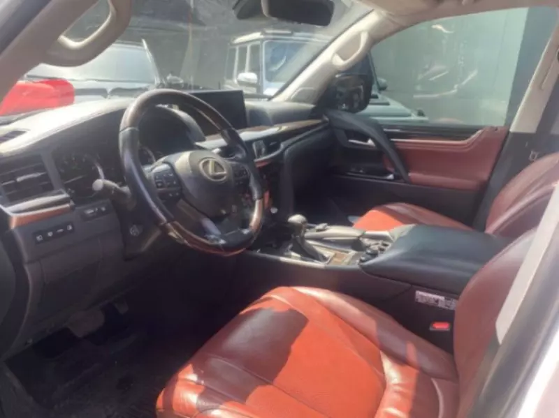 Lexus LX 570   - 2018