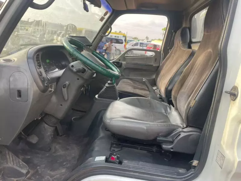 Hyundai Mighty   - 2012