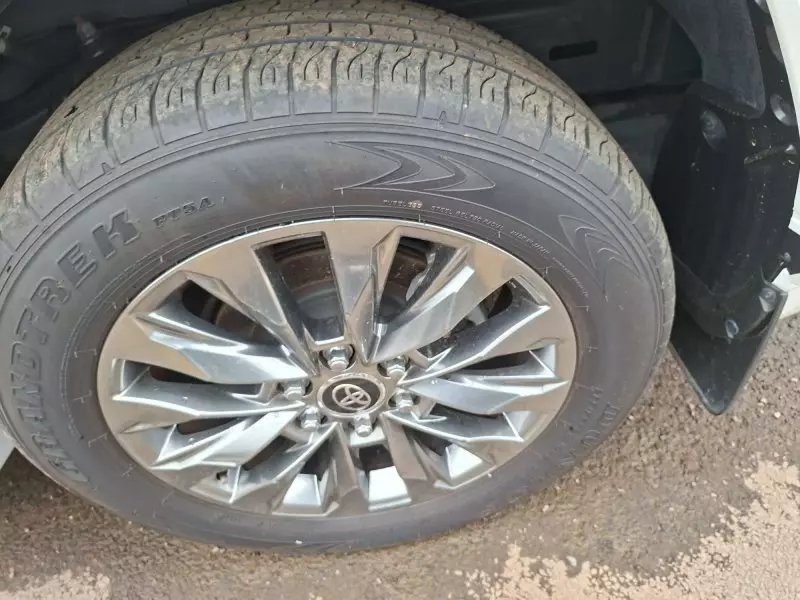 Toyota Land Cruiser VX   - 2023
