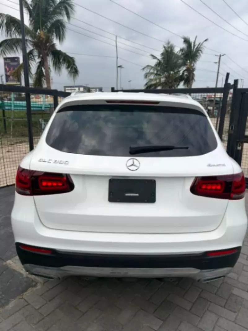 Mercedes-Benz GLC 300   - 2022
