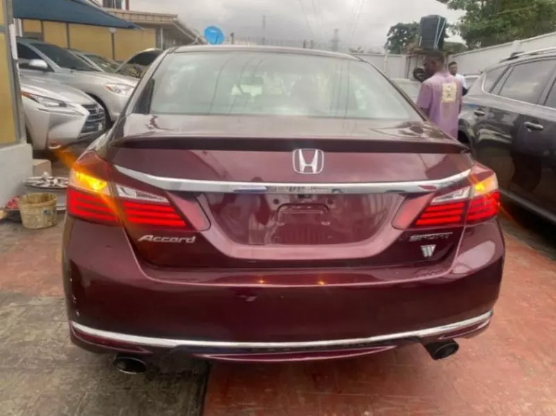 Honda Accord   - 2016