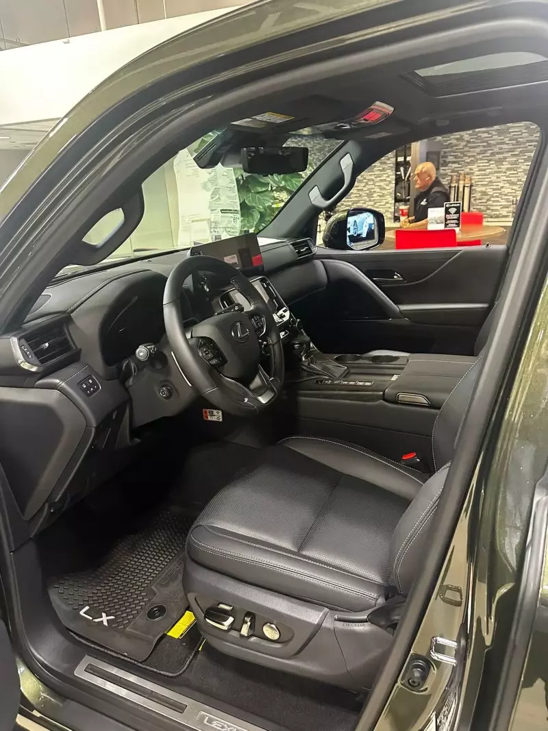 Lexus LX 600   - 2025