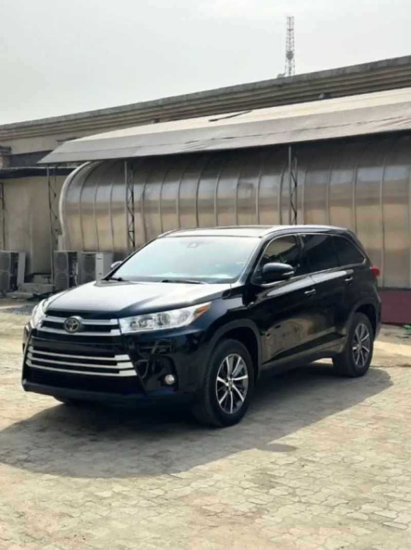 Toyota Highlander   - 2017
