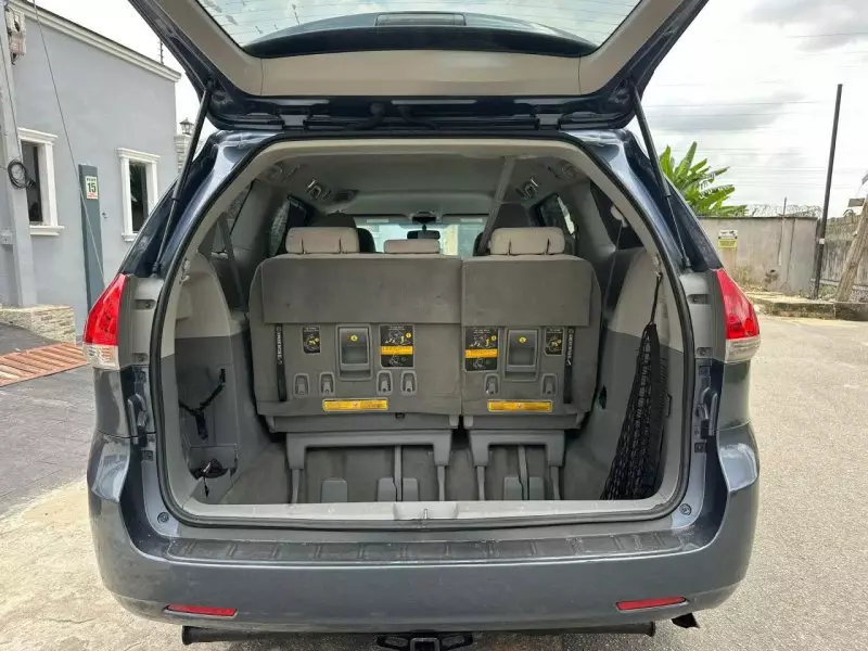 TOYOTA Sienna   - 2014